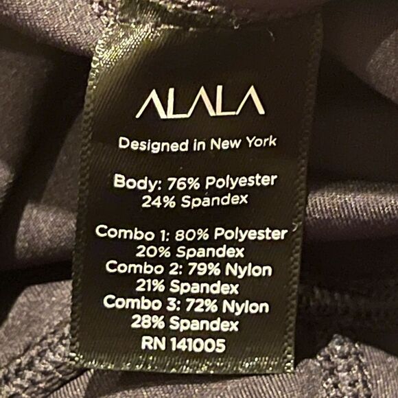 Alala Black 7/8 length workout leggings - netting and shiny calf size S - Picture 3 of 14
